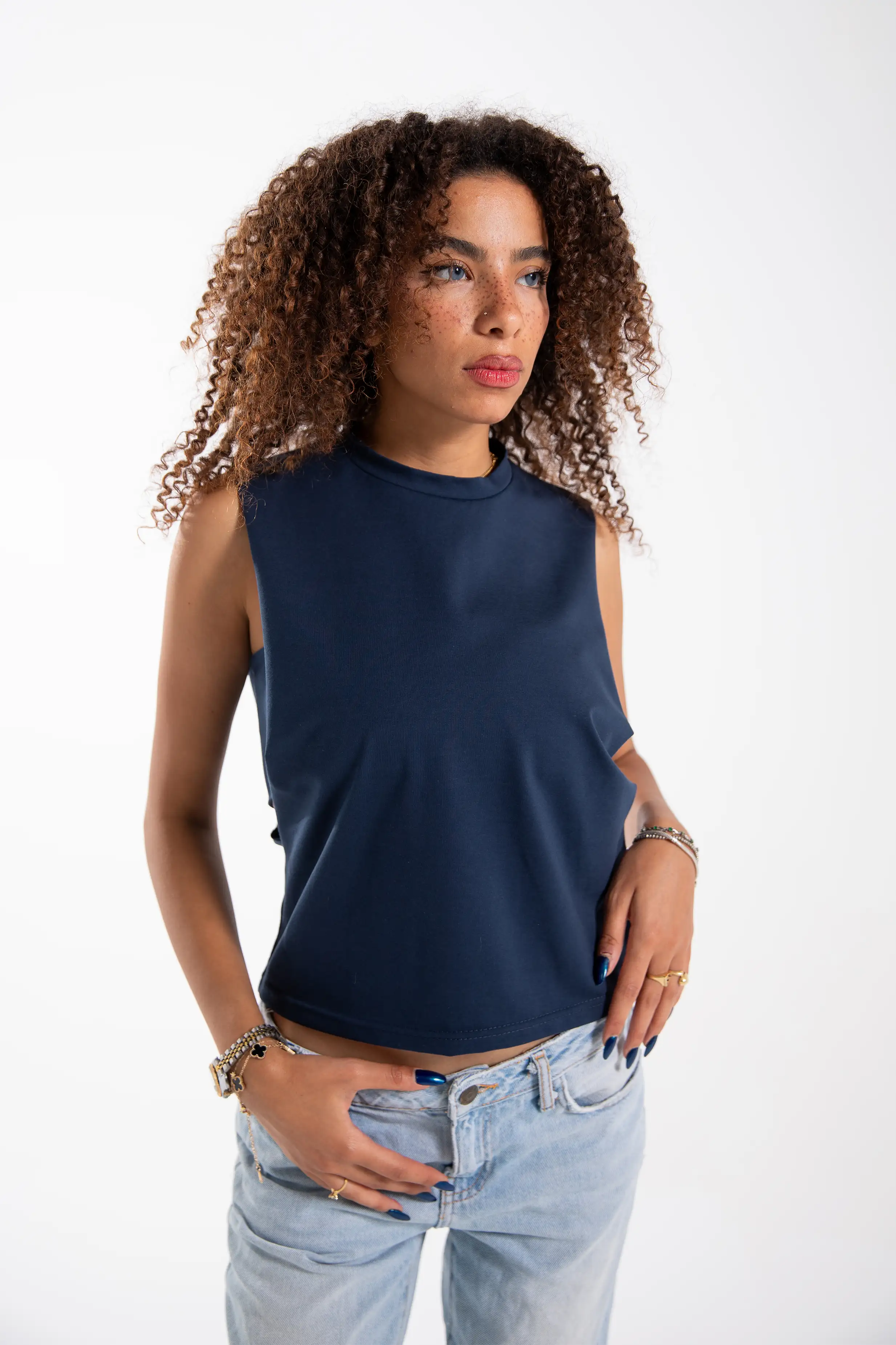 sleeveless fitted top