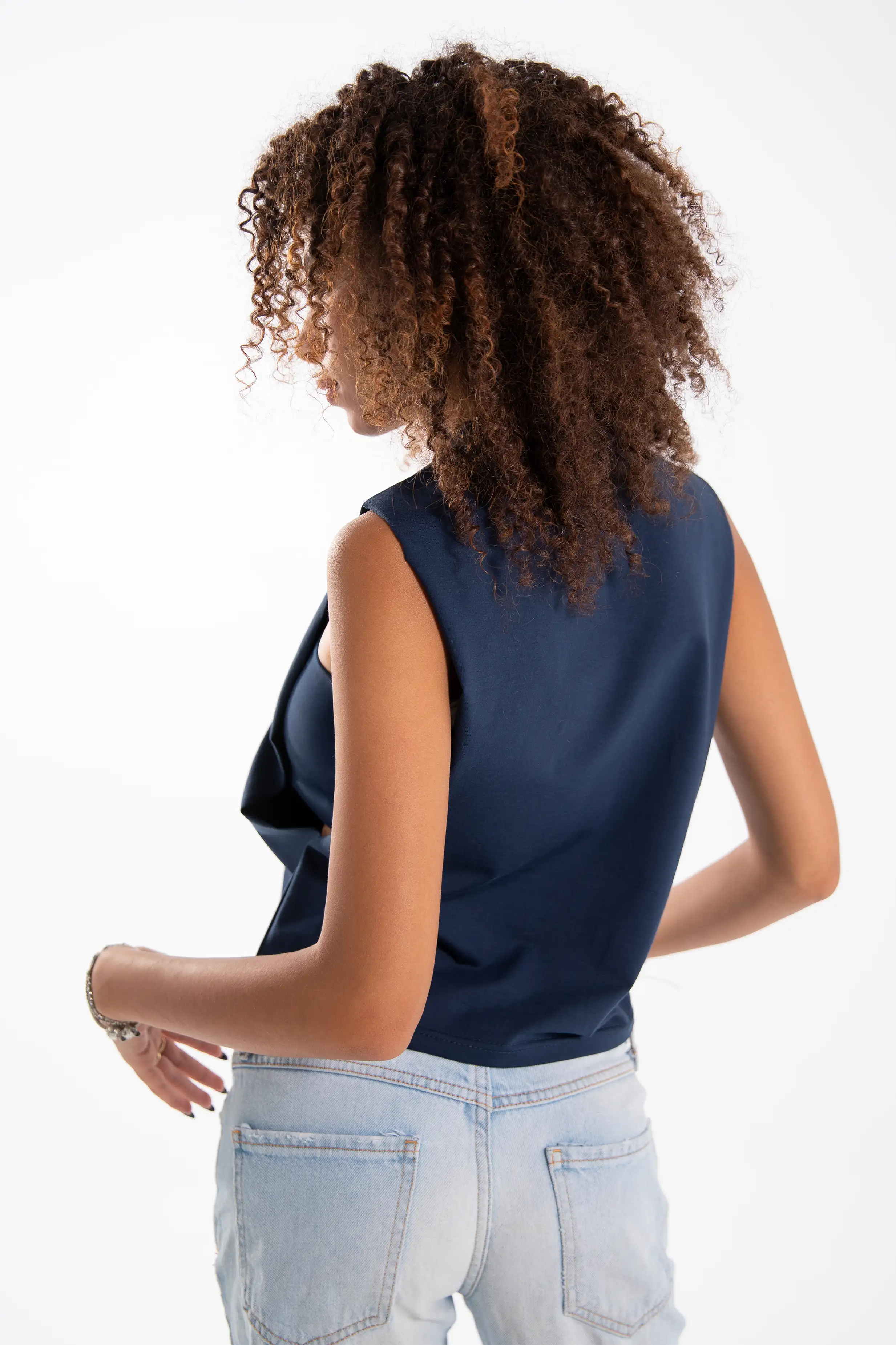 sleeveless fitted top