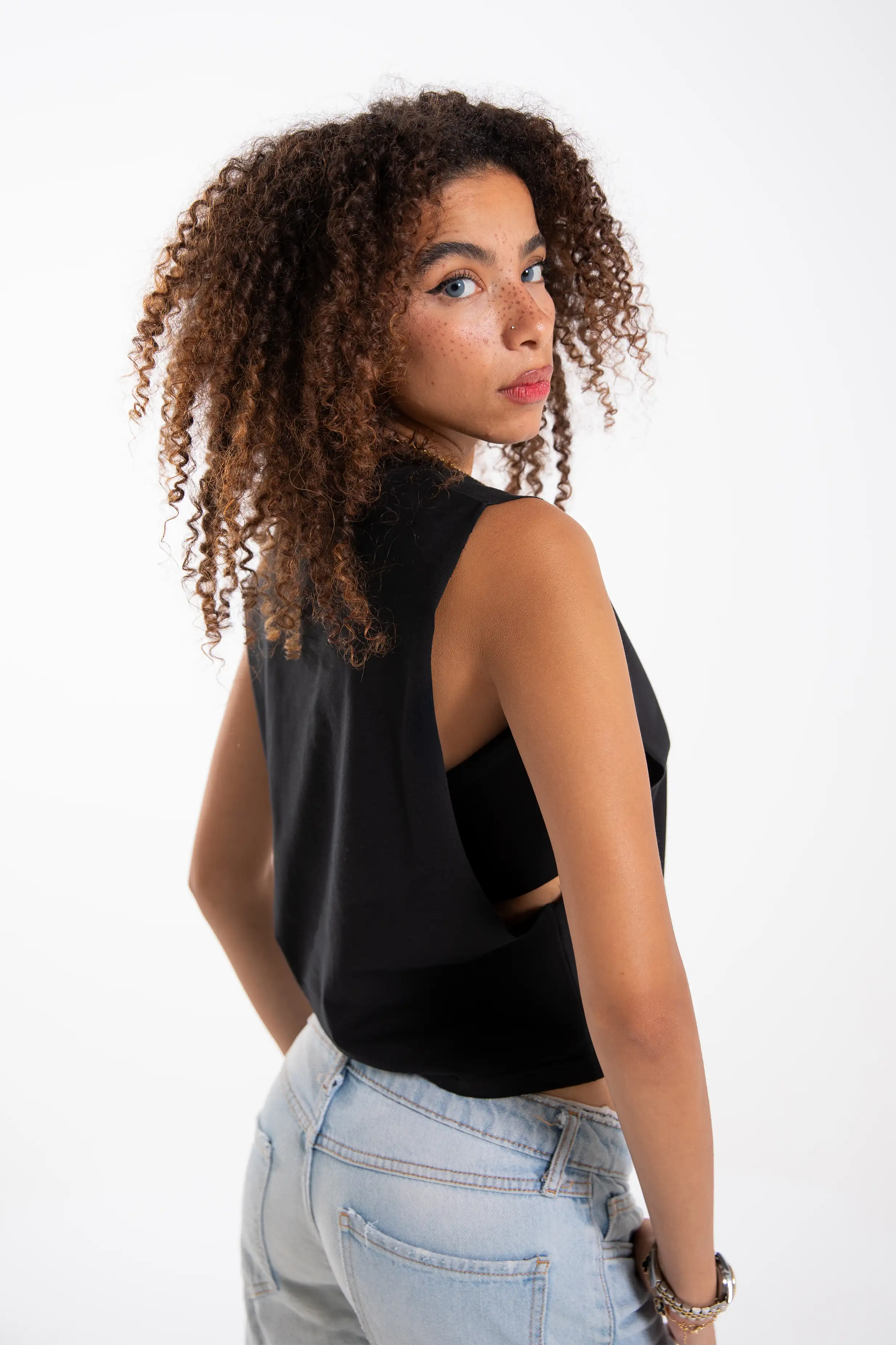 sleeveless fitted top