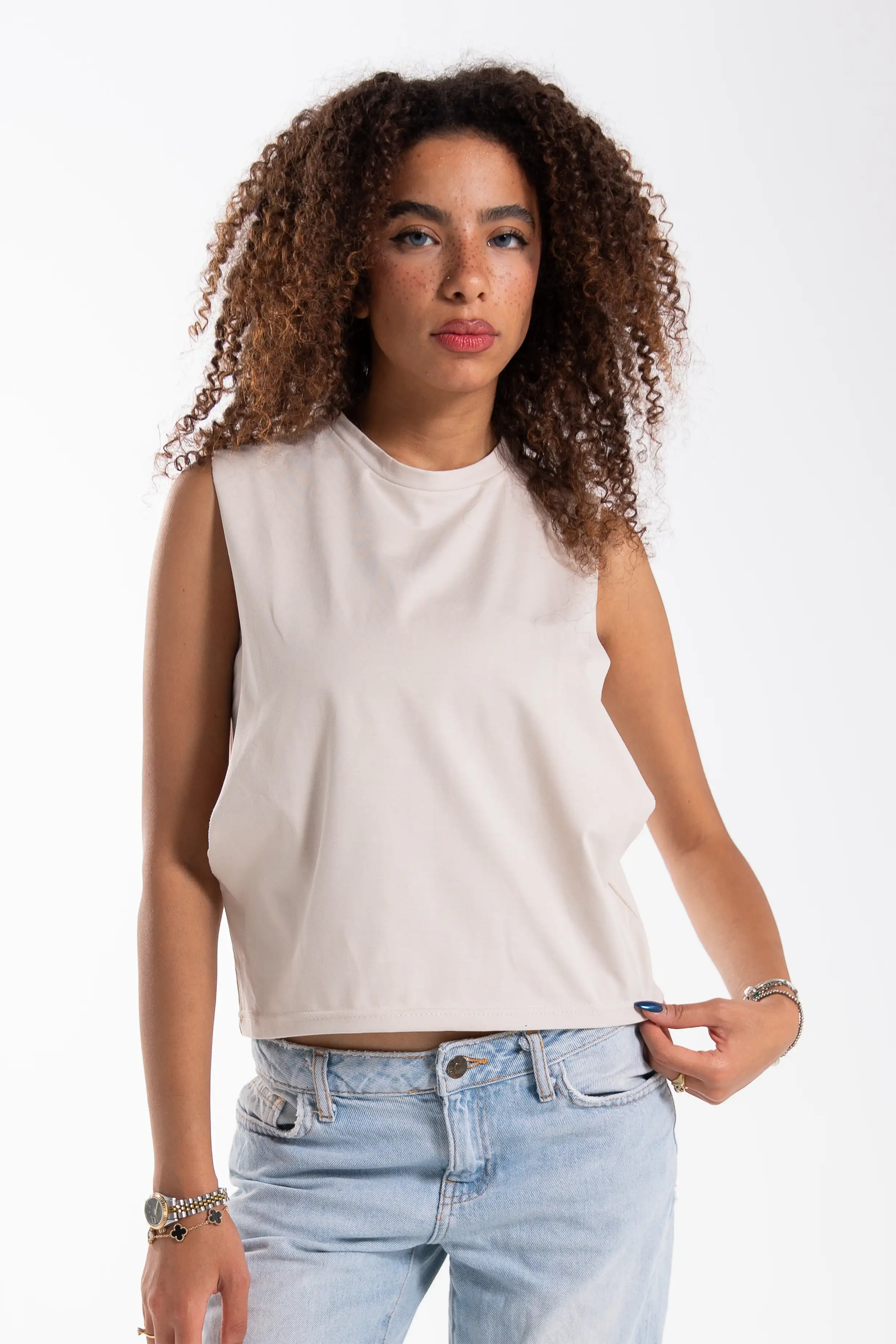 sleeveless fitted top