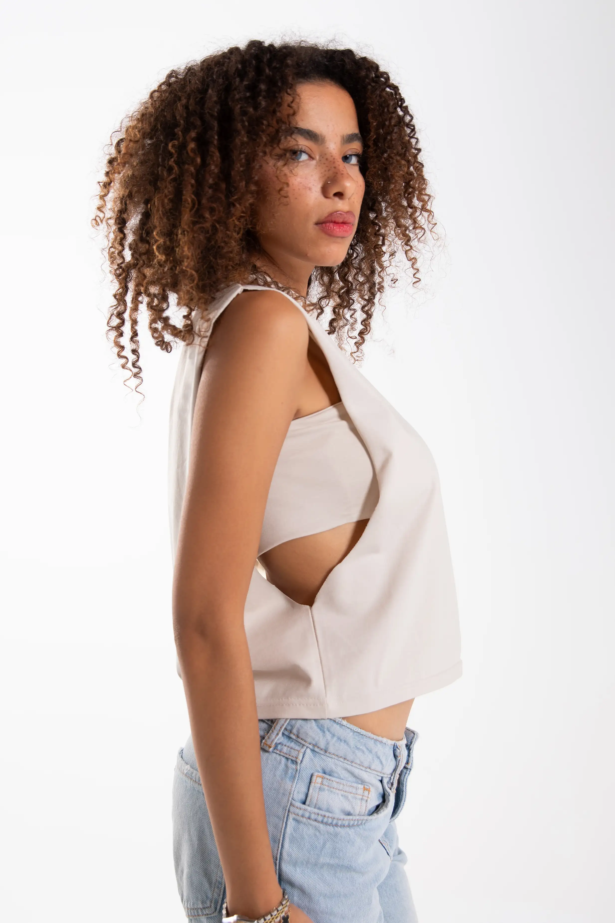 sleeveless fitted top