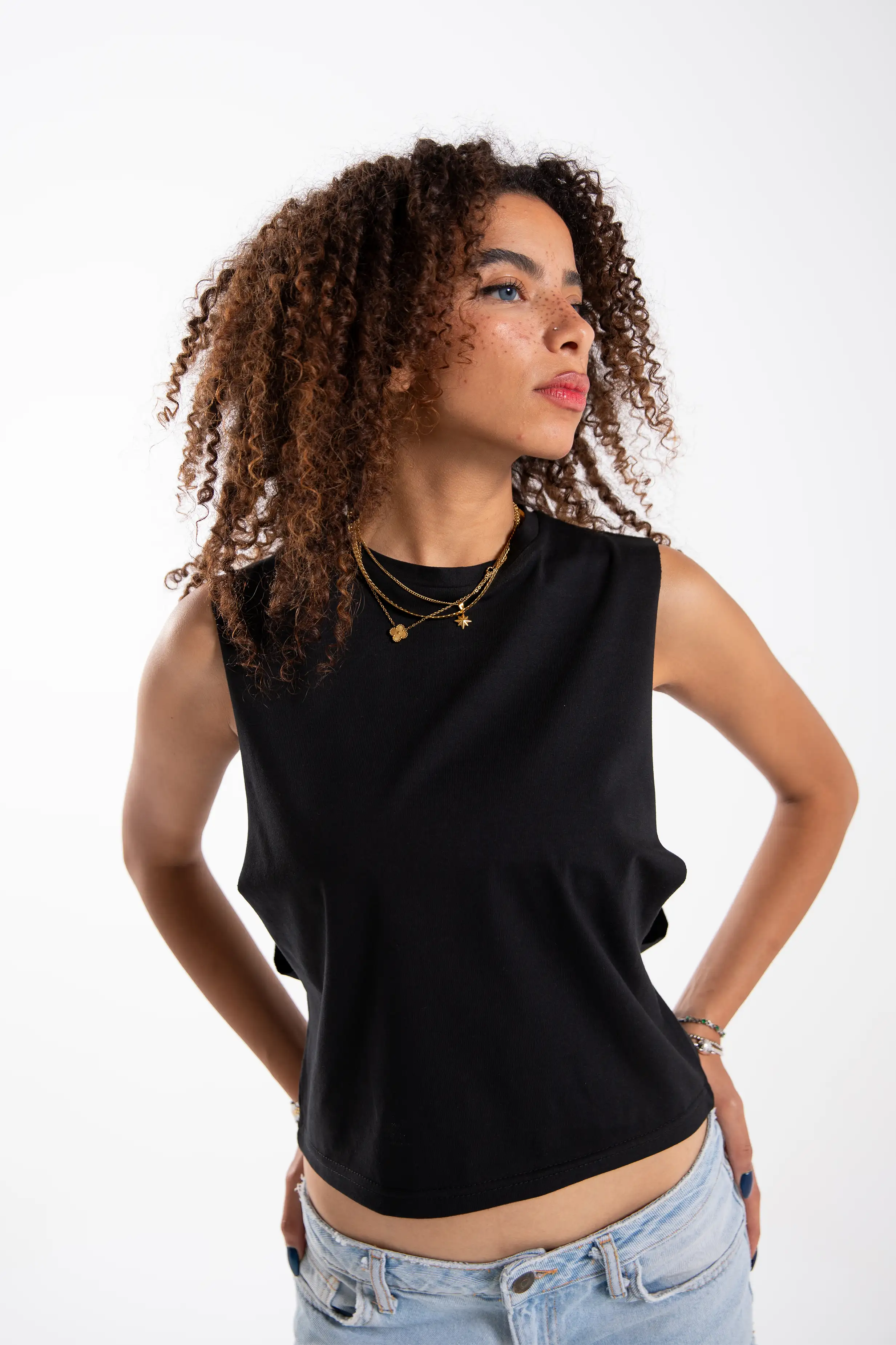 sleeveless fitted top