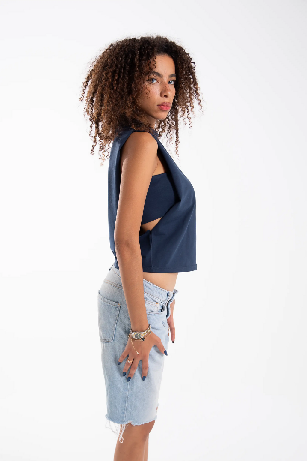sleeveless fitted top