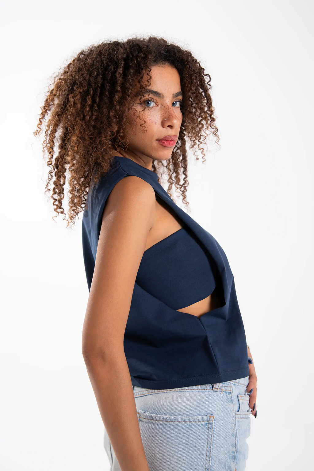 sleeveless fitted top